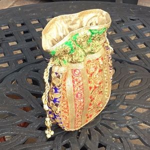 Vintage embroidered bag